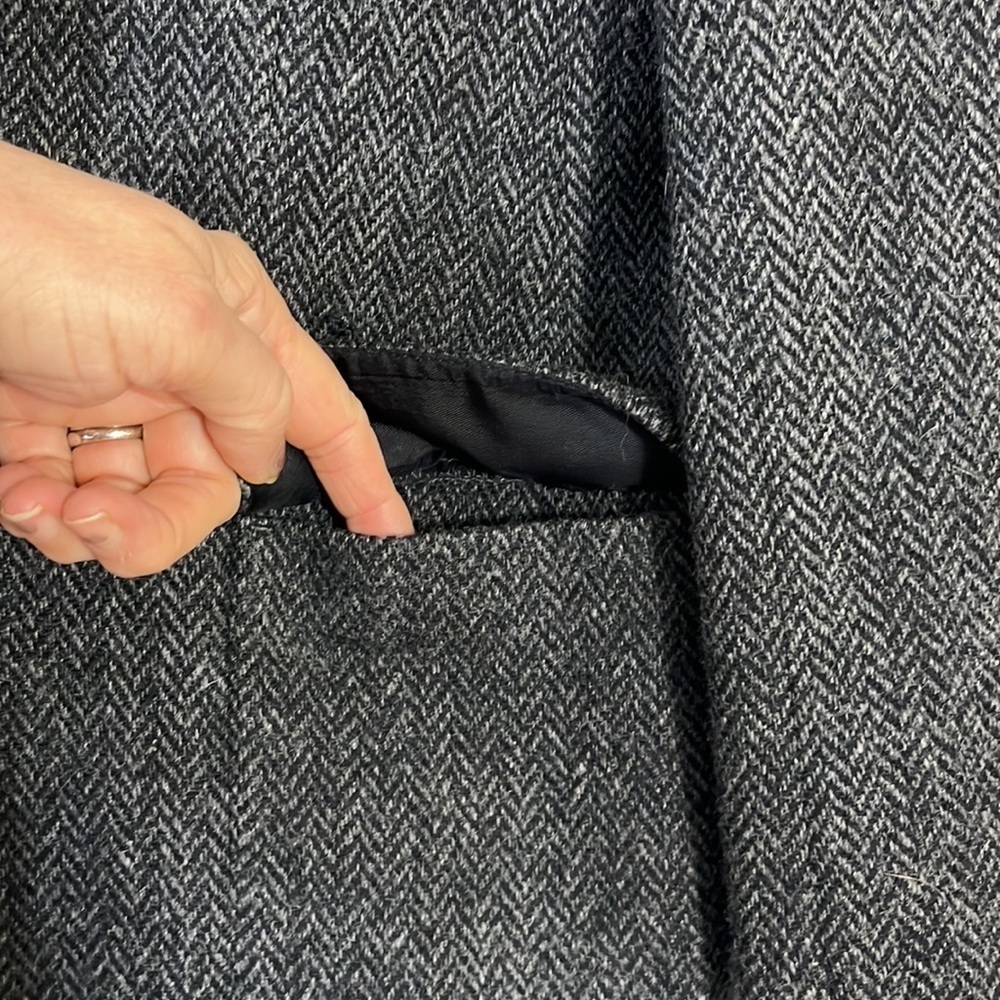 Lands' End Women's Herringbone Wool Blazer in Charcoal and Black - Picture 5 of 7